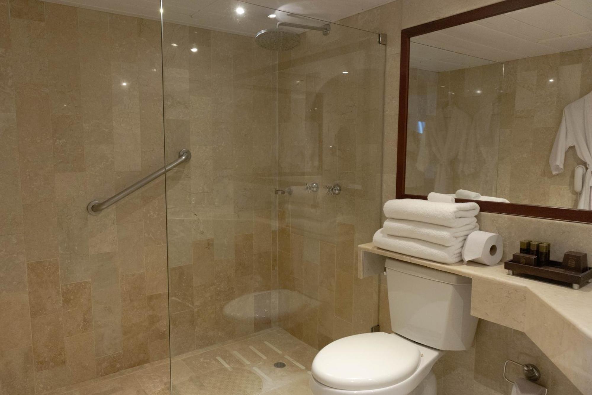 2 Kings-2 Bedroom Suite-ocean View