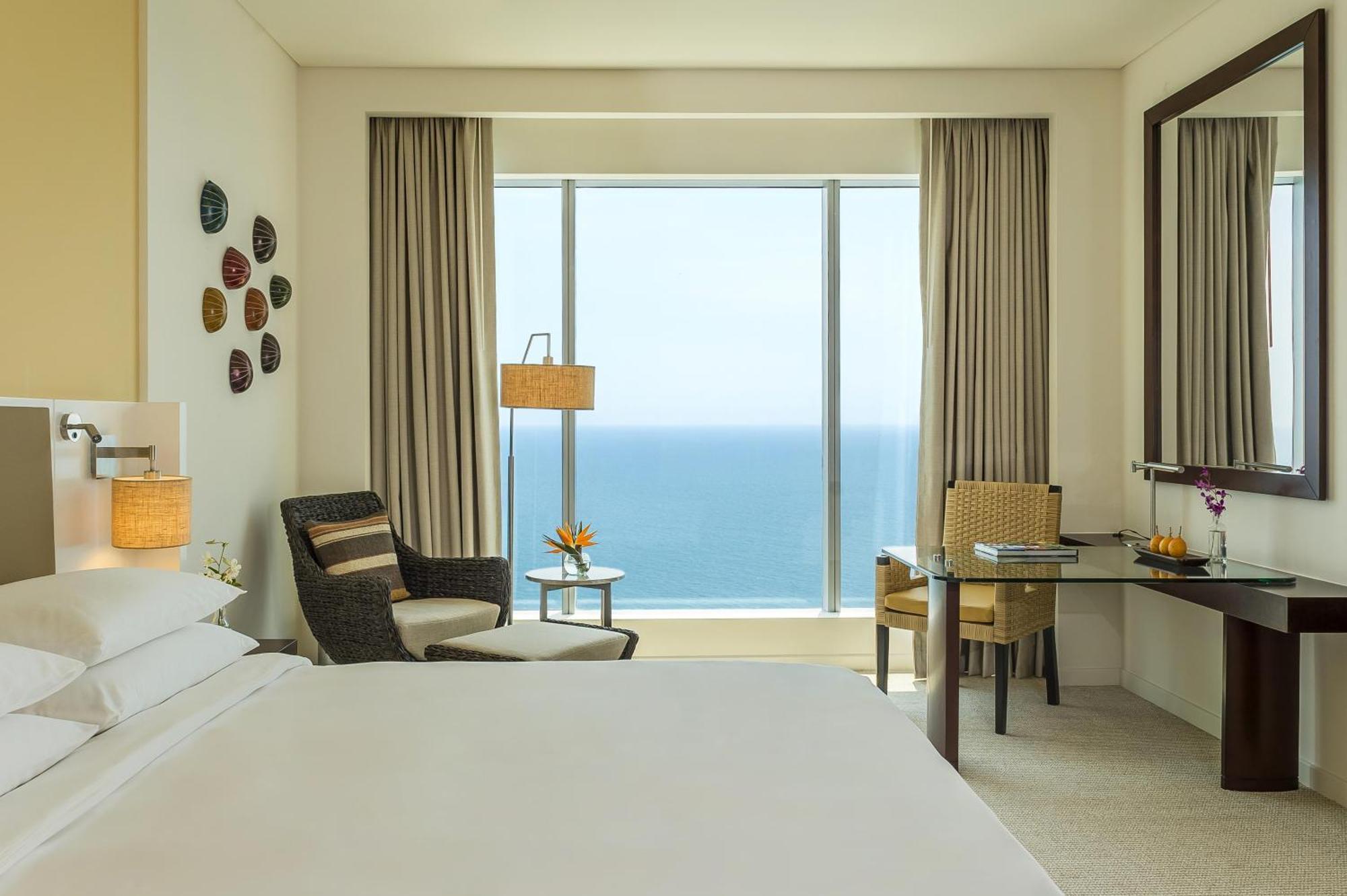 Kamer met Kingsize Bed en Uitzicht op de Oceaan