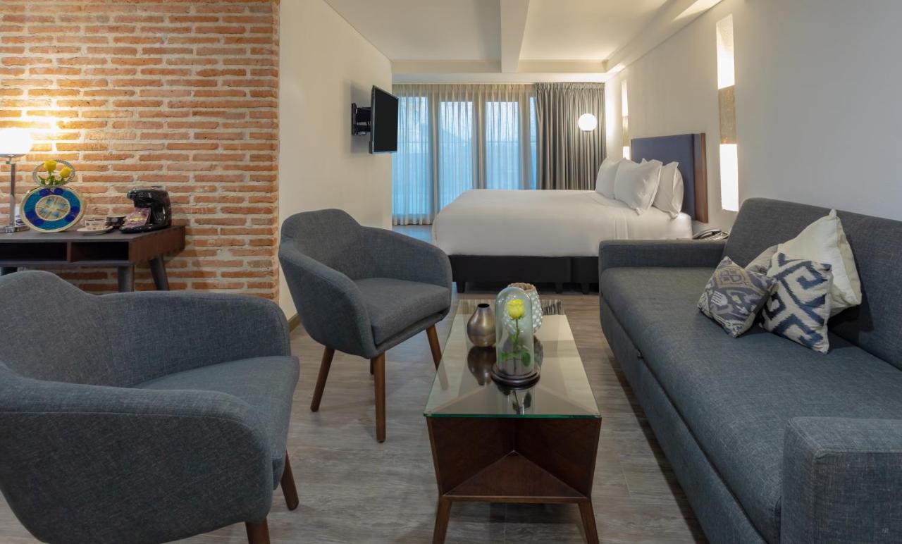 Deluxe Suite,884620366:JPEG